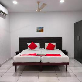 Kings Fort Rooms Thrippunithura，位于科钦的酒店