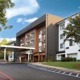 Courtyard Winston-Salem Hanes Mall，位于温斯顿·塞勒姆的酒店