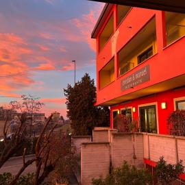 Hotel Cinzia Ristorante Christian e Manuel，位于韦尔切利的酒店