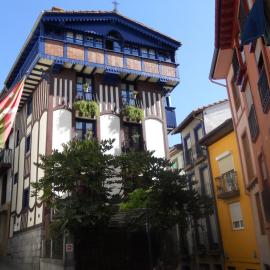 Habitación en costa vasca a 7 minutos de la playa Casa Azul，位于穆特里库的酒店