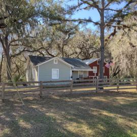 Micanopy Countyline Cottages，位于Micanopy的酒店