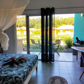 Appartement avec piscine et accès direct plage 102，位于Folle Anse的酒店