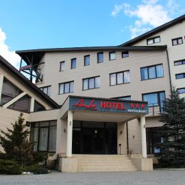 Hotel Ave Lux，位于布拉索夫的酒店
