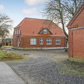 Nice Apartment In Esbjerg V With Wifi，位于埃斯比约的酒店