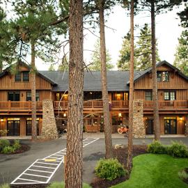 FivePine Lodge，位于姊妹城的酒店