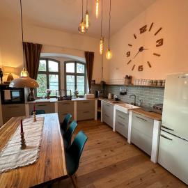 Ferienwohnung Hortensie Rittergut Schloss Zehista Gutshaus，位于皮尔纳的酒店