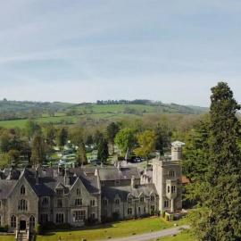Mellington Hall Country House Hotel，位于Church Stoke的酒店