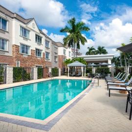 Courtyard by Marriott Sarasota at University Town Center，位于萨拉索塔的酒店