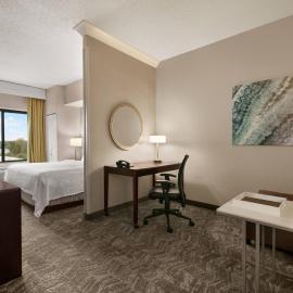 SpringHill Suites Dulles Airport，位于斯特灵的酒店