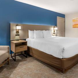 Comfort Inn & Suites Shelbyville，位于谢尔比维尔的酒店