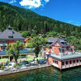 Strandhotel Burgstaller,位于滨湖费尔德的酒店