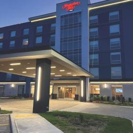 Hampton Inn By Hilton Kingston，位于金斯顿的酒店