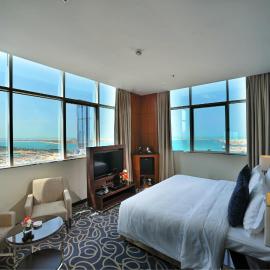 Ramada Abu Dhabi Corniche，位于阿布扎比的酒店
