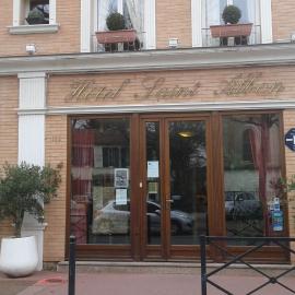 Hôtel Saint Alban，位于圣莫代福塞的酒店