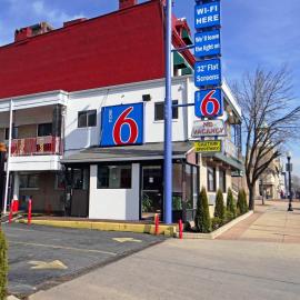 Motel 6 Baltimore MD,位于巴尔的摩的酒店