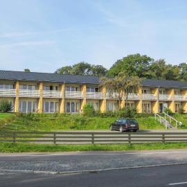 Stunning Apartment In Allinge，位于阿灵厄的酒店
