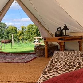 Home Farm Radnage 8 Glamping Bell Tent, with Log Burner and Fire Pit，位于海维康的酒店