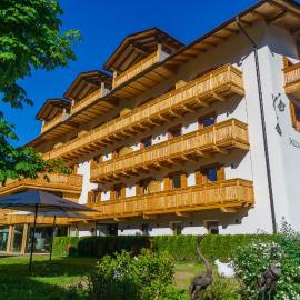 Dolomitenhotel Weisslahnbad,位于蒂雷斯的酒店