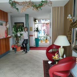 Hotel Haegert，位于施特雷利茨的酒店