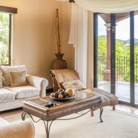 Luxury 3BR Condo with Partial Ocean View - Bougainvillea - Reserva Conchal，位于普拉卡海尔的酒店