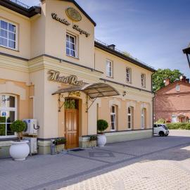 Hotel Carskie Koszary,位于扎莫希奇的酒店