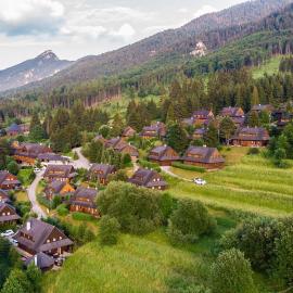 Resort Drevenice Terchova，位于特尔乔夫的酒店