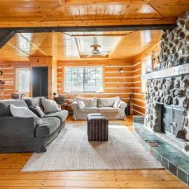 Country cottage on the banks of the Red River，位于La Conception的酒店