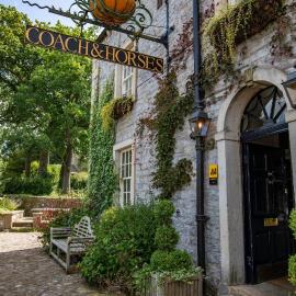 The Coach and Horses，位于克利夫罗的酒店
