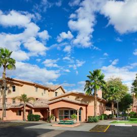 TownePlace Suites Tempe at Arizona Mills Mall，位于坦培的酒店