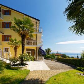Villa Mona Lisa Lovran - Croatia，位于洛夫兰的酒店