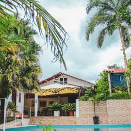 Albergue Turístico Gstir，位于Pozuzo的酒店