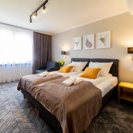 Hotel Jubilat,位于扎莫希奇的酒店