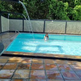 FLATS na Praia do Rio Âmbar, 40 m da praia, com 60 m2, cozinha completa, 2 quartos com ar condicionado, acomoda 8 pessoas, piscinas, área de lazer, WIFI, caseiro, ambiente familiar.，位于伊塔马拉卡的酒店