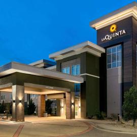 La Quinta by Wyndham Clinton Historic Route 66，位于克林顿的酒店