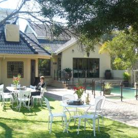 Villa Xanelle Boutique Guest House，位于逊邱伦的酒店