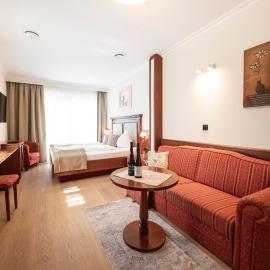 Boutiquehotel WEINSPITZ & Weingut STRAWANZER Donabaum，位于斯皮茨的酒店