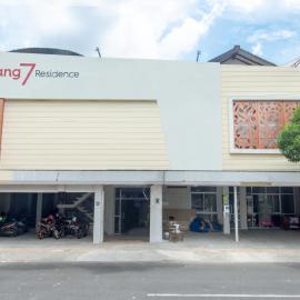 SIMPANG 7 RESIDENCE，位于Kudus的酒店