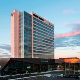 Sheraton Saint-Hyacinthe Hotel，位于圣亚森特的酒店