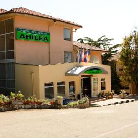 Ahilea Hotel - Free Pool Access，位于巴尔奇克的酒店
