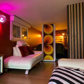 Love room - love Abella box, location adulte,位于Saint-Étienne-au-Mont的酒店