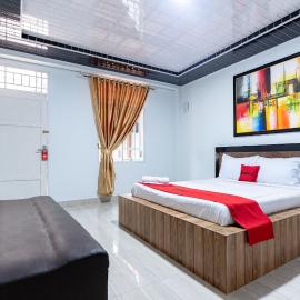RedDoorz near Universitas Simalungun Pematangsiantar,位于先达的酒店