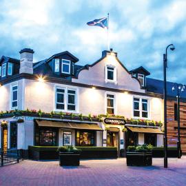 The Commercial Hotel，位于威萧的酒店
