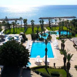 Sandy Beach Hotel & Spa，位于拉纳卡的酒店