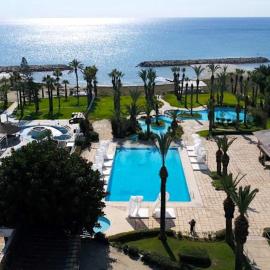 Sandy Beach Hotel & Spa，位于拉纳卡的酒店