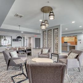 Candlewood Suites Milwaukee Airport - Oak Creek by IHG，位于Greendale的酒店