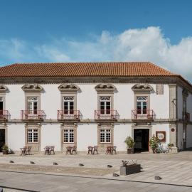 Design & Wine Hotel，位于卡米尼亚的酒店
