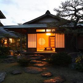 Yoyokaku，位于唐津的酒店