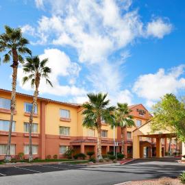 SpringHill Suites Tempe at Arizona Mills Mall，位于坦培的酒店
