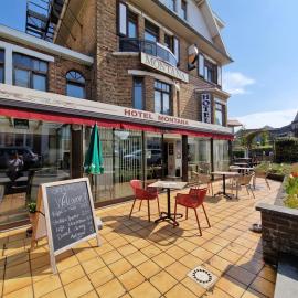 Hotel Montana，位于德帕内的酒店