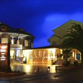 Blanco Hotel Spa，位于纳维亚的酒店
